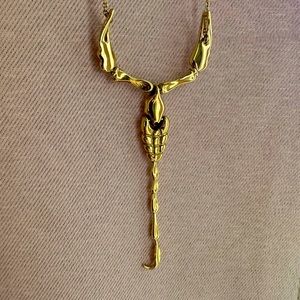 Tiffany & Co. Scorpion Pendant Necklace Elsa Peretti 19.7g 18K Yellow Gold 750